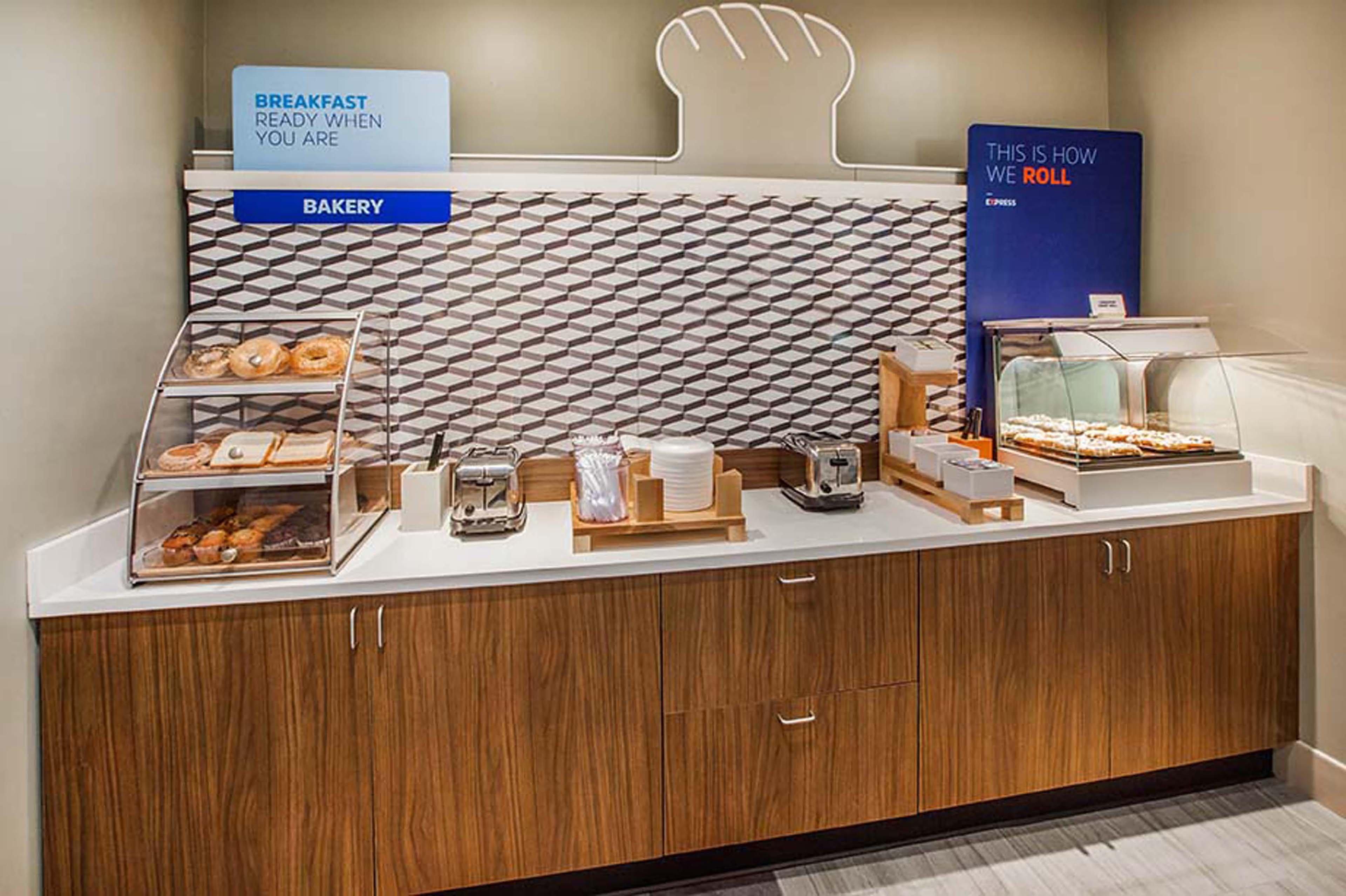 Holiday Inn Express Hotel & Suites Fort Collins By Ihg Ngoại thất bức ảnh