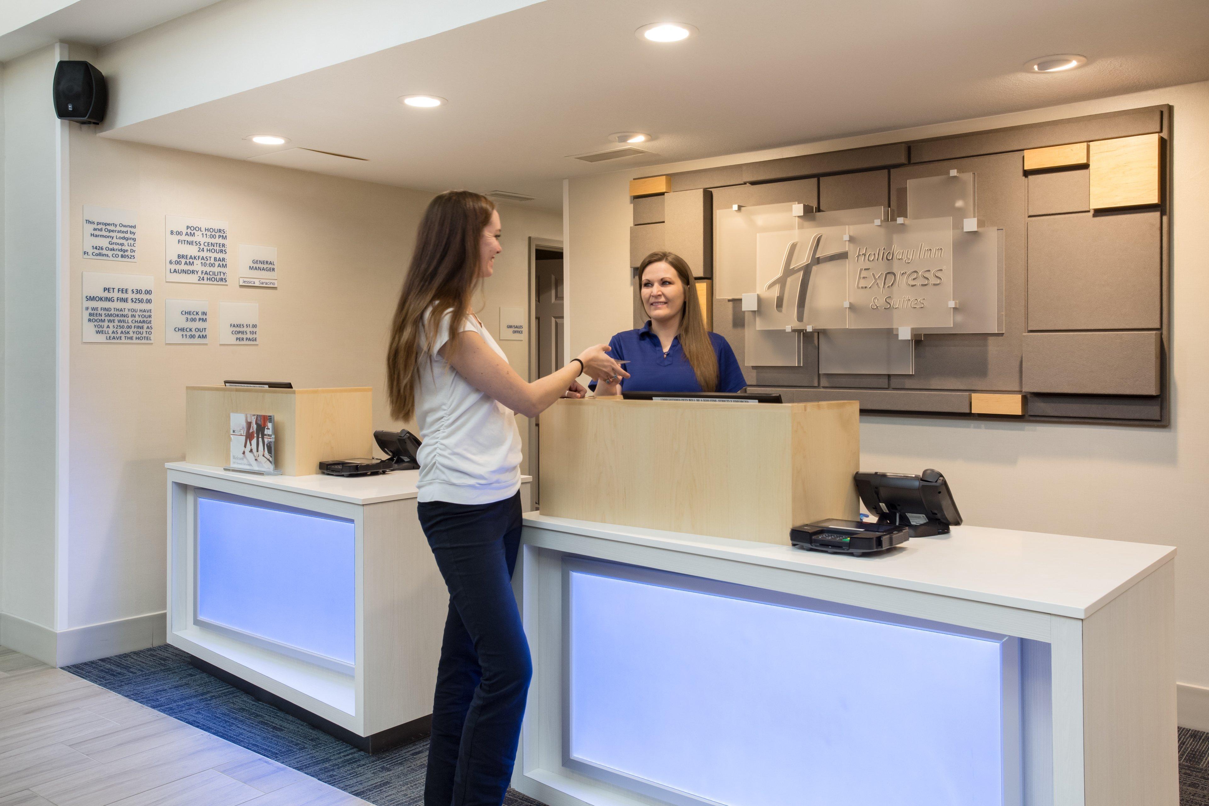 Holiday Inn Express Hotel & Suites Fort Collins By Ihg Ngoại thất bức ảnh