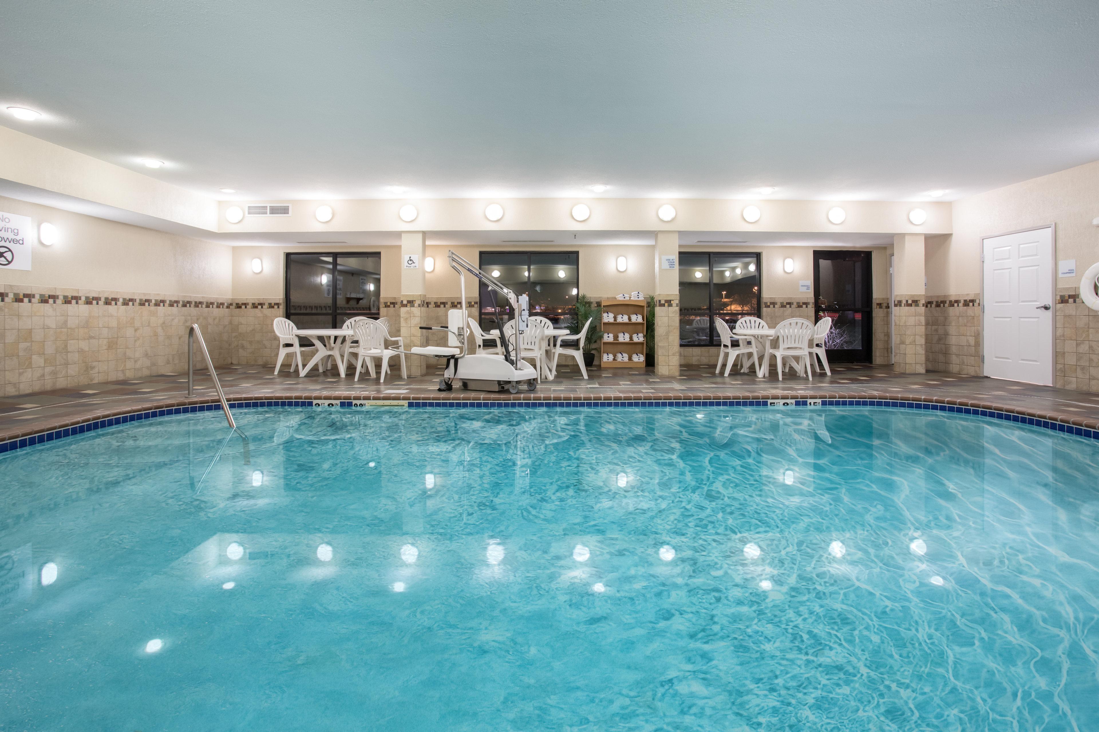 Holiday Inn Express Hotel & Suites Fort Collins By Ihg Ngoại thất bức ảnh