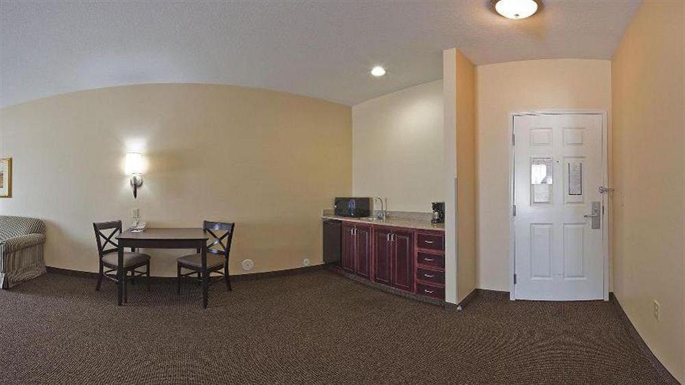 Holiday Inn Express Hotel & Suites Fort Collins By Ihg Ngoại thất bức ảnh