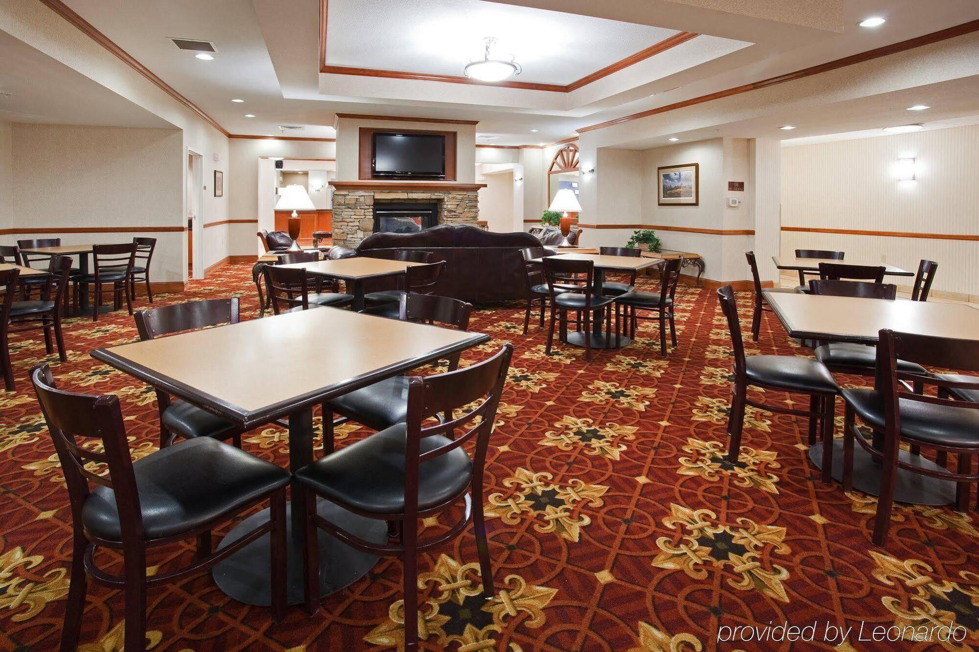 Holiday Inn Express Hotel & Suites Fort Collins By Ihg Ngoại thất bức ảnh